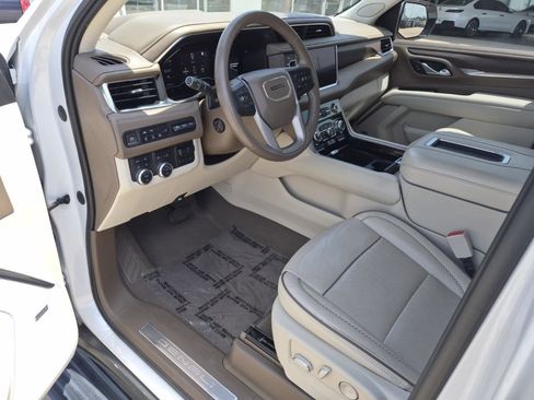 Used 2022 GMC Yukon Denali w/ Denali Ultimate Package AWD/4WD image 14