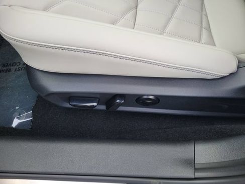 New 2026 Nissan Sentra SL w/ Floor Mat Package FWD image 17