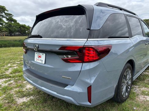 Used 2025 Honda Odyssey Touring image 28
