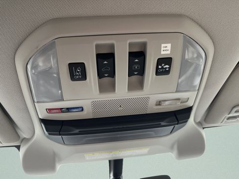 Used 2022 Subaru Ascent Limited w/ Technology Package image 21