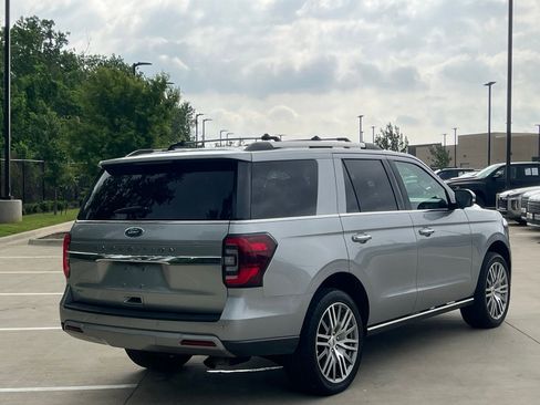 Used 2024 Ford Expedition Limited AWD/4WD image 11