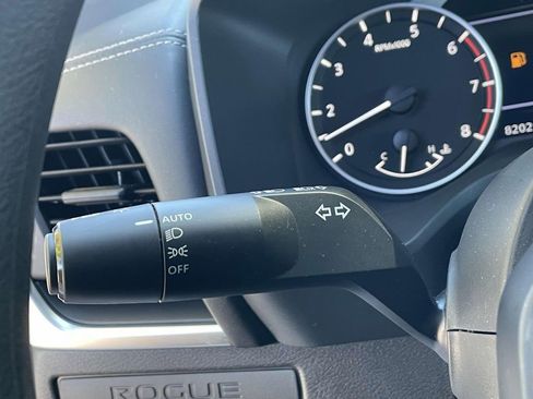 Used 2025 Nissan Rogue S image 21