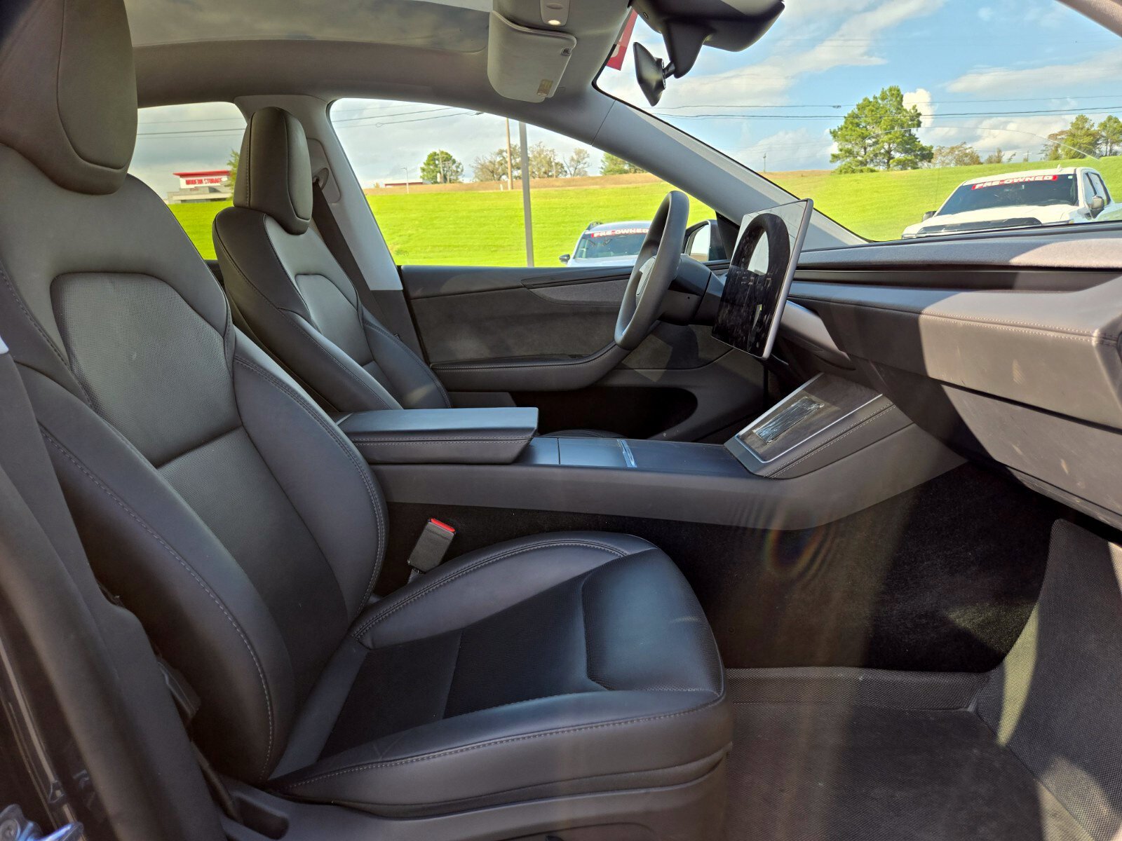 Used 2026 Tesla Model Y 2WD image 21