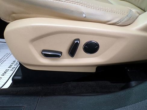 Used 2016 Ford Explorer XLT w/ Equipment Group 202A image 17