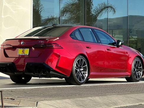 Used 2025 BMW M5 w/ Carbon Package image 3