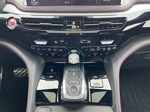 Used 2025 Acura MDX A-Spec image 24