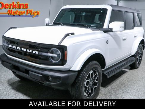 Used 2025 Ford Bronco Outer Banks AWD/4WD image 1
