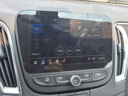 Used 2021 Chevrolet Malibu LT FWD image 18