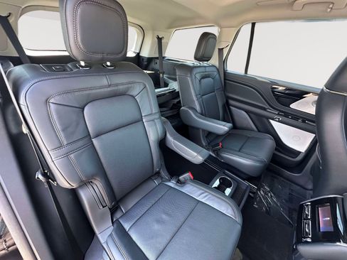 Used 2025 Lincoln Aviator Reserve w/ Equipment Group 201A image 31