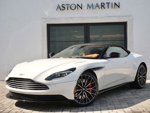 Used 2023 Aston Martin DB11 Volante RWD image 14