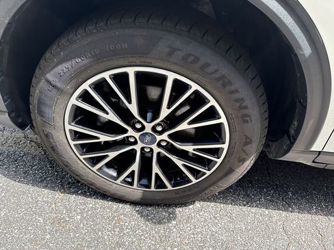 Used 2024 Ford Escape SE image 11