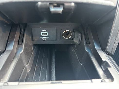 Used 2016 Ford Explorer XLT w/ Equipment Group 202A AWD/4WD image 18