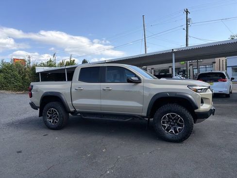 Certified 2023 Chevrolet Colorado ZR2 w/ ZR2 Convenience Package III AWD/4WD image 9