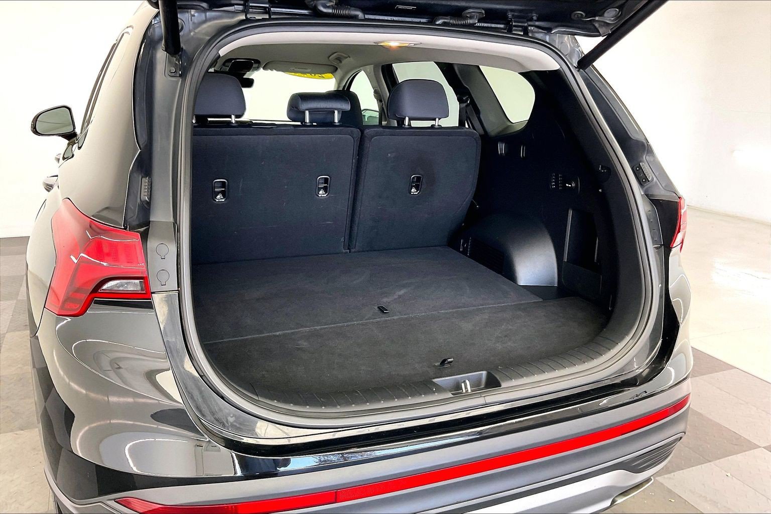 Used 2023 Hyundai Santa Fe SEL FWD image 27
