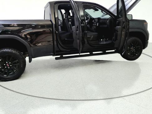 Used 2023 GMC Sierra 1500 Pro w/ Graphite Edition AWD/4WD image 15