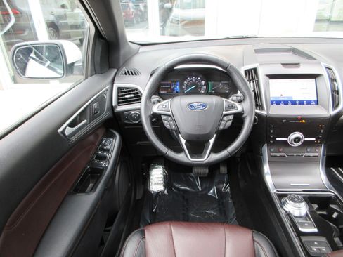 Used 2020 Ford Edge Titanium w/ Equipment Group 301A AWD/4WD image 33