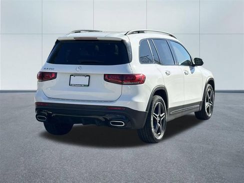 Used 2023 Mercedes-Benz GLB 250 image 5