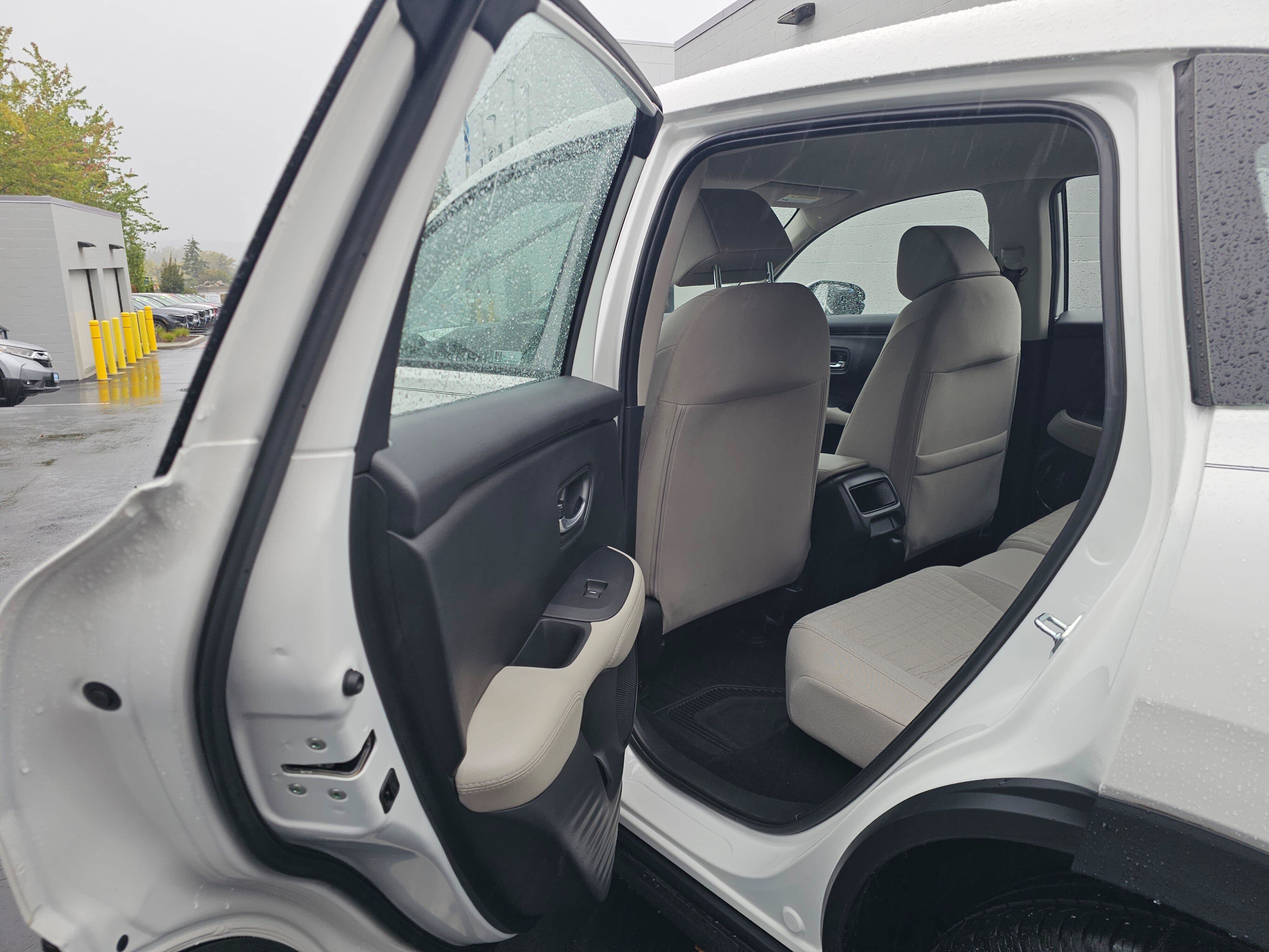 Used 2025 Honda HR-V LX image 19