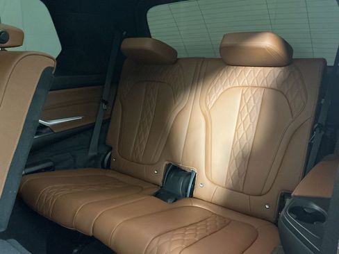 Certified 2025 BMW X7 M60i image 28