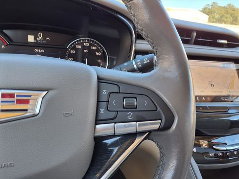 Certified 2023 Cadillac XT6 Premium Luxury image 16