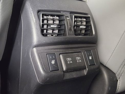 Used 2019 Subaru Outback 3.6R Limited AWD/4WD image 32