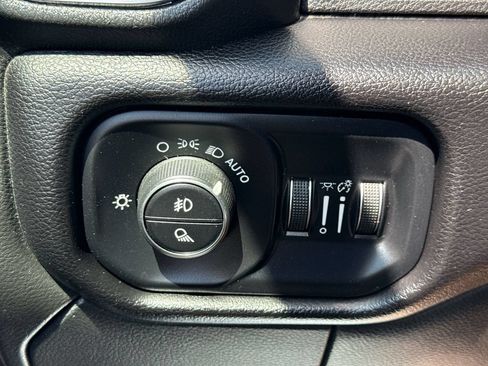 Used 2024 RAM 2500 Laramie AWD/4WD image 30