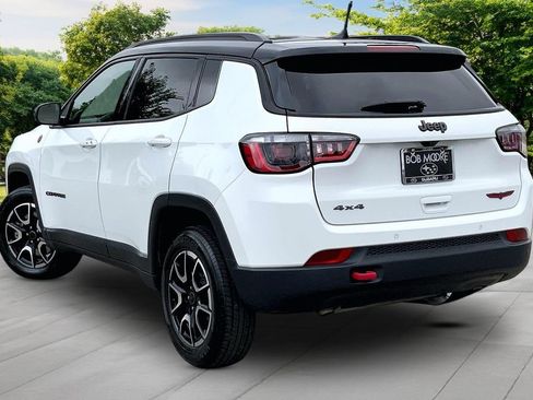Used 2025 Jeep Compass Trailhawk AWD/4WD image 4