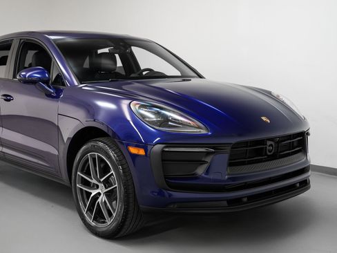 Used 2025 Porsche Macan image 9