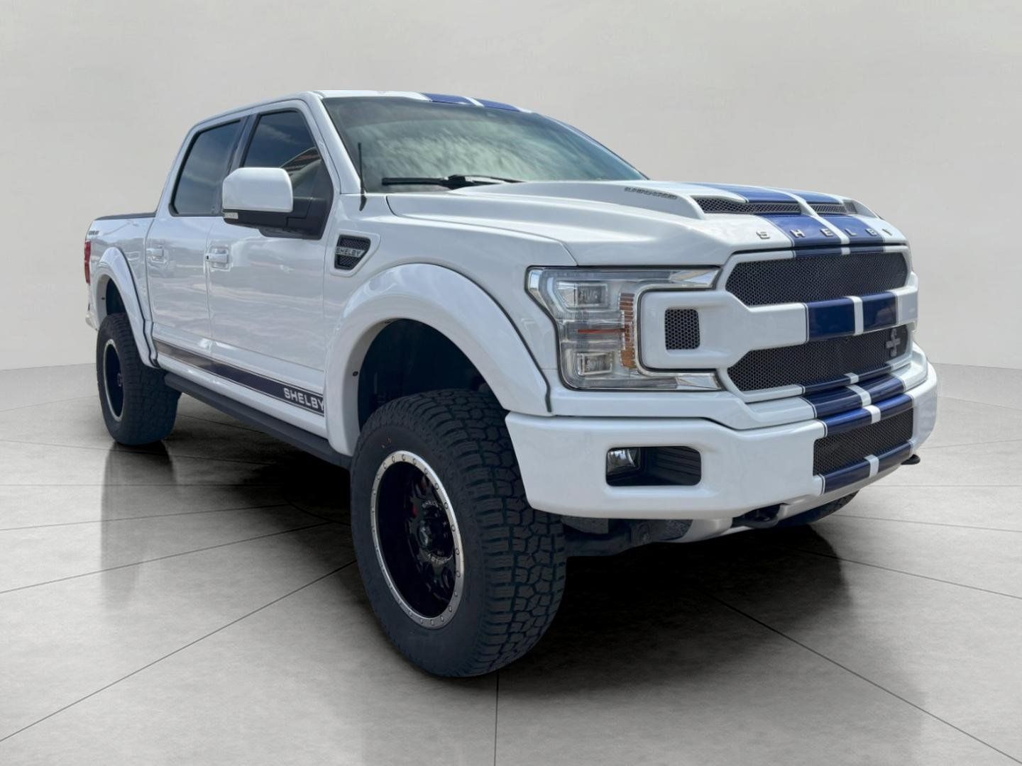 Used 2019 Ford F150 Lariat w/ Equipment Group 502A Luxury AWD/4WD image 1