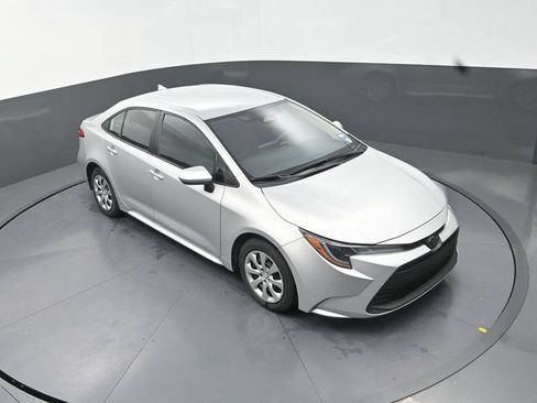 Used 2025 Toyota Corolla LE FWD image 23