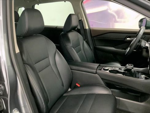 Used 2023 Nissan Rogue SL w/ SL Premium Package image 13