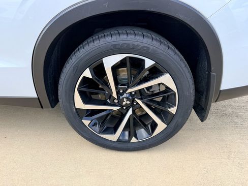 Used 2023 Mitsubishi Outlander SE FWD image 29