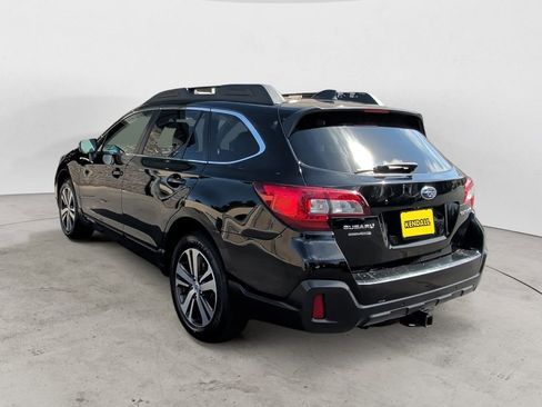 Used 2018 Subaru Outback 2.5i Limited AWD/4WD image 3