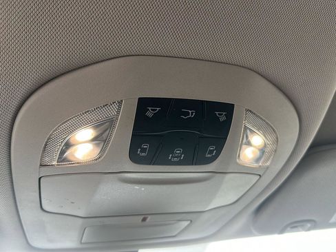 Used 2024 Chrysler Pacifica Touring-L image 20