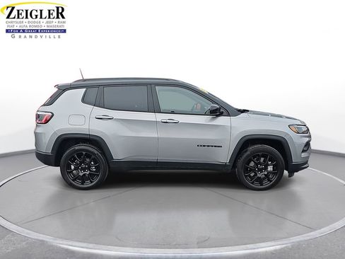 Used 2023 Jeep Compass Altitude w/ Convenience Group image 4