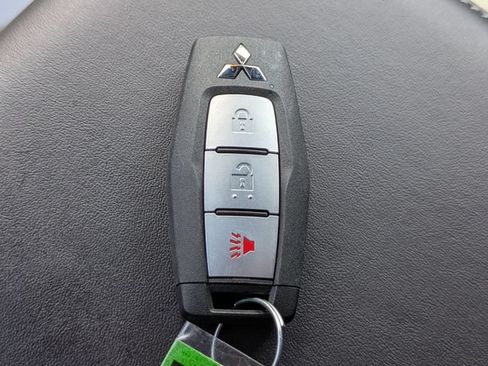 New 2026 Mitsubishi Outlander LE FWD image 32