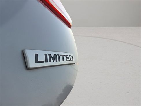 Used 2013 Hyundai Elantra Limited w/ Technology Pkg image 29