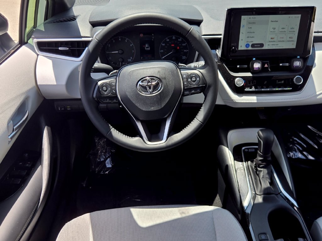 Used 2025 Toyota Corolla SE w/ SE Package FWD image 13