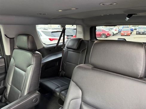 Used 2019 GMC Yukon XL SLT image 8