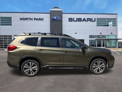 Used 2022 Subaru Ascent Limited w/ Technology Package AWD/4WD image 2