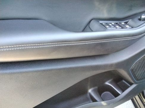 Used 2023 Jeep Grand Cherokee L Limited w/ Black Appearance Package image 27