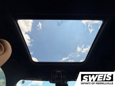 Used 2023 Jeep Grand Cherokee Summit AWD/4WD image 31