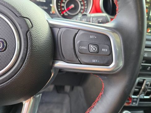 Used 2022 Jeep Wrangler Unlimited Rubicon w/ LED Lighting Group AWD/4WD image 17
