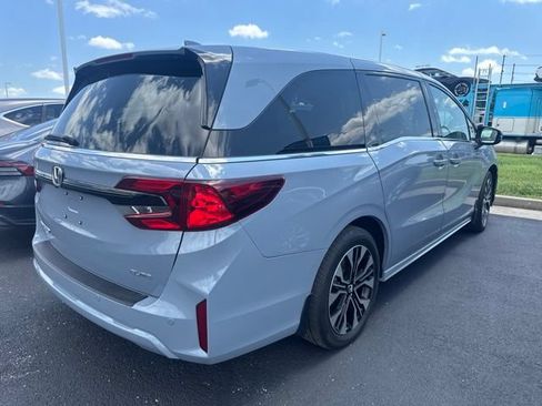 Used 2025 Honda Odyssey Elite image 4