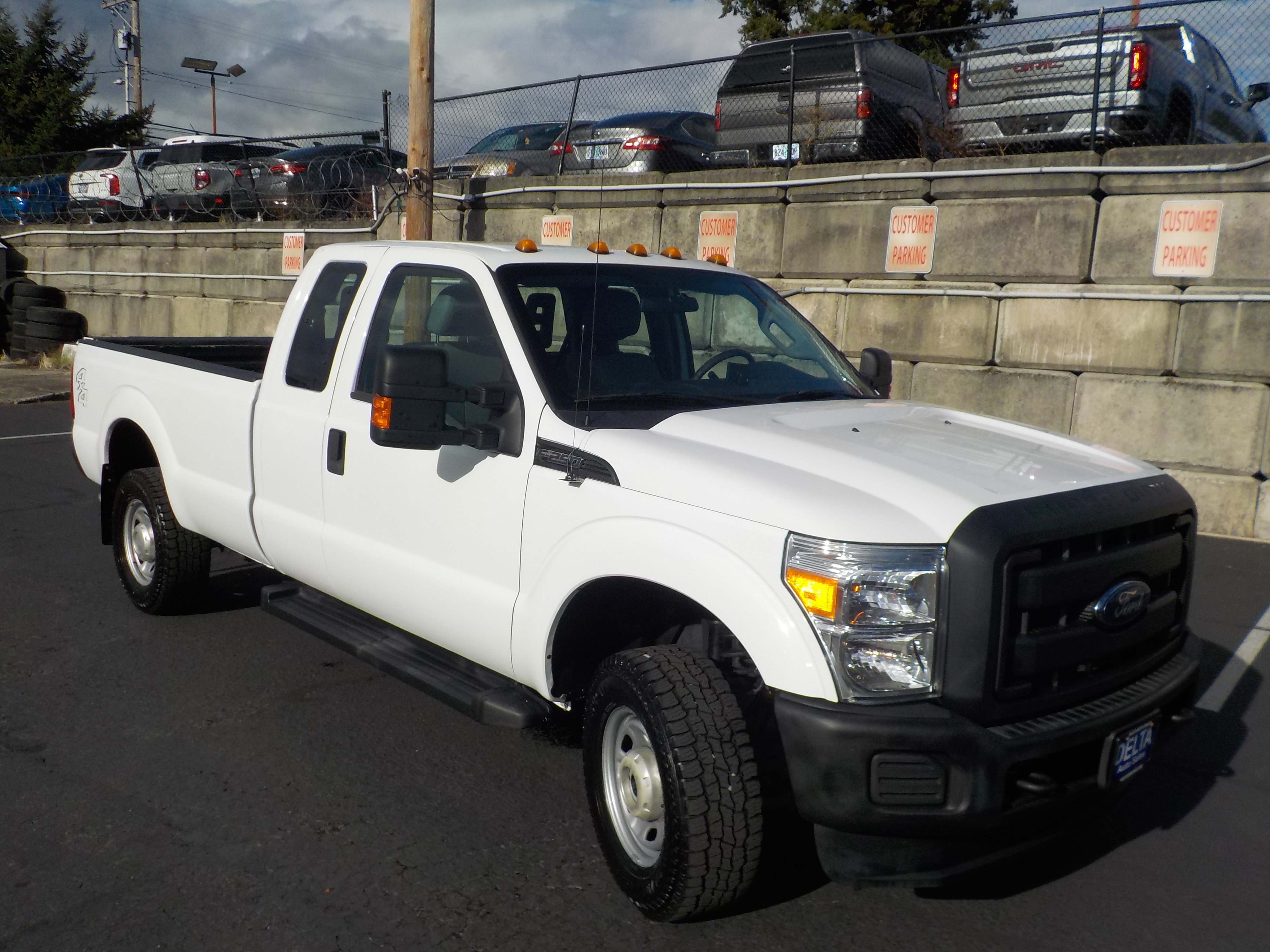 Used 2015 Ford F250 XL w/ Power Equipment Group AWD/4WD image 5