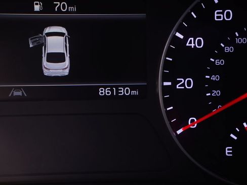 Used 2022 Kia Forte GT-Line w/ GT-Line Technology Package FWD image 7