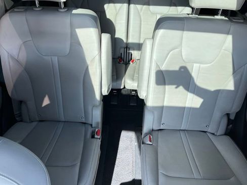 Used 2024 Kia Sorento SX image 14