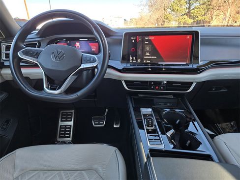 Used 2024 Volkswagen Atlas Cross Sport SEL Premium R-Line image 26