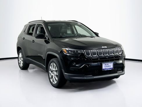 Used 2022 Jeep Compass Latitude AWD/4WD image 3