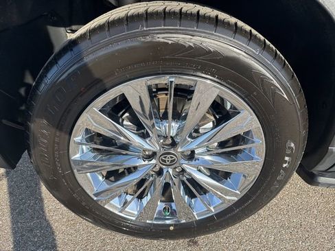 Used 2024 Toyota Grand Highlander Platinum image 14